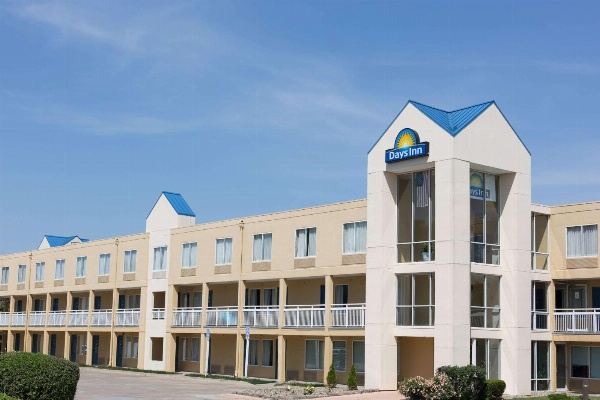 Days Inn by Wyndham Des Moines-West Clive image 2