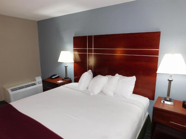 Days Inn by Wyndham Des Moines-West Clive image 26